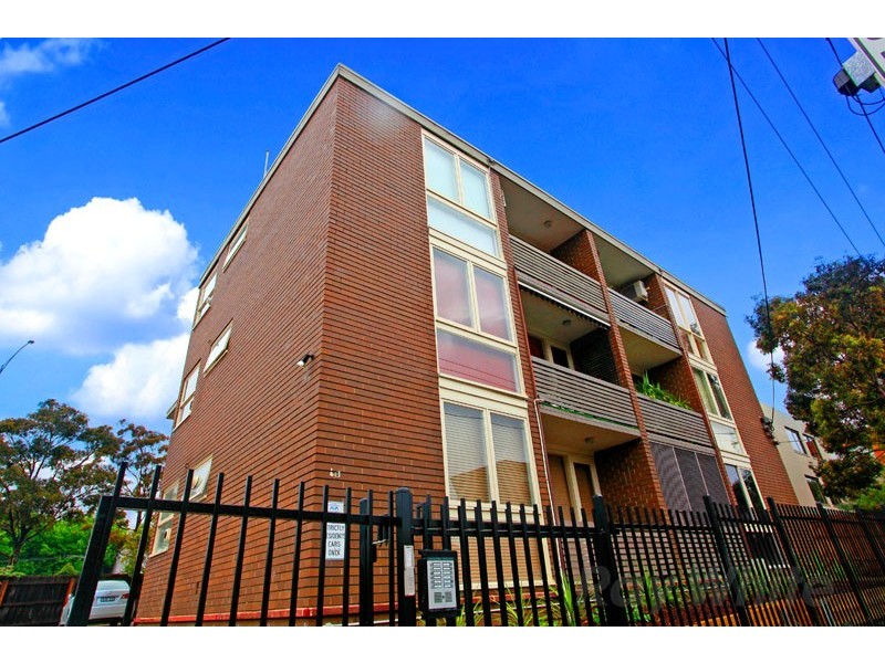 11/18 Barkly Street, St Kilda VIC 3182