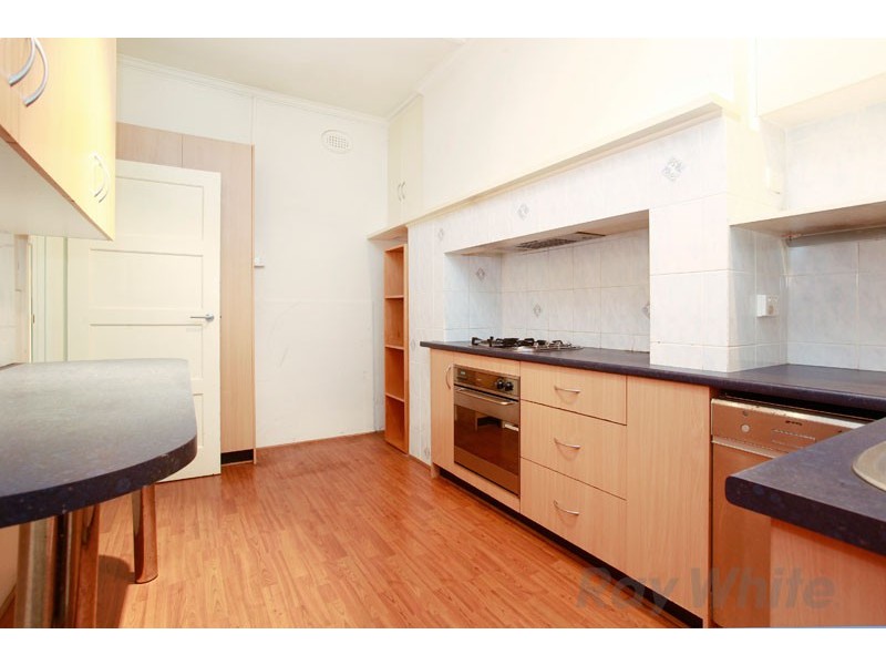 4/12 Wimbledon Avenue, Elwood VIC 3184