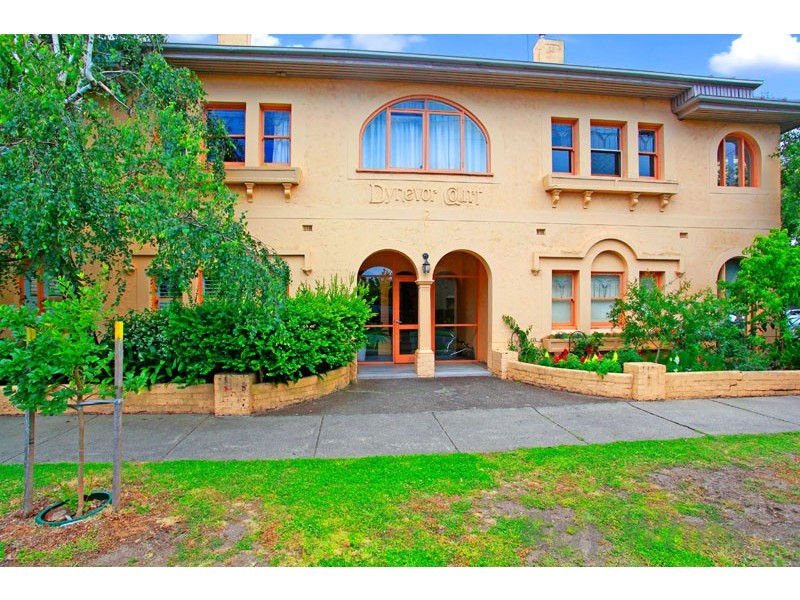 4/12 Wimbledon Avenue, Elwood VIC 3184