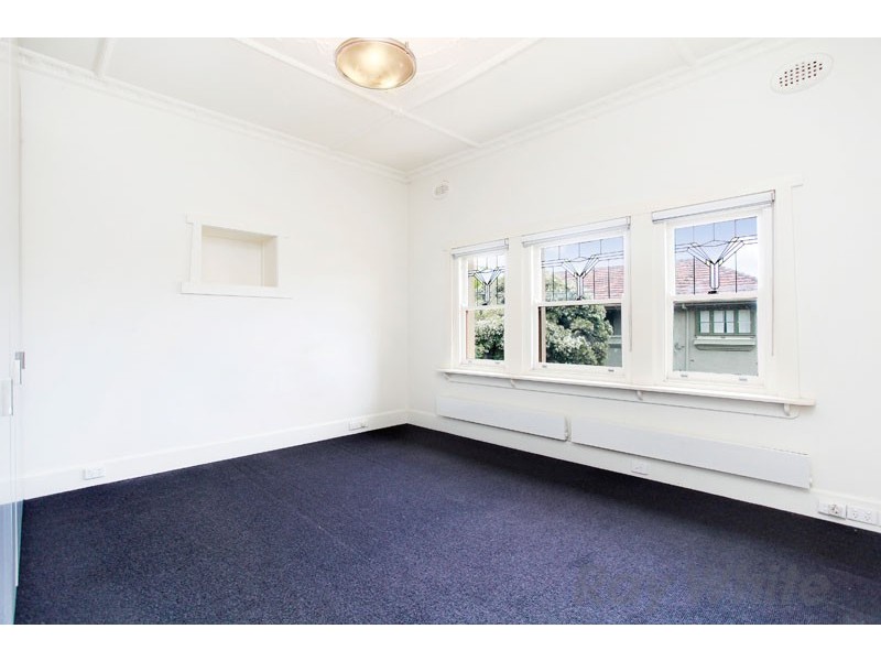 4/12 Wimbledon Avenue, Elwood VIC 3184