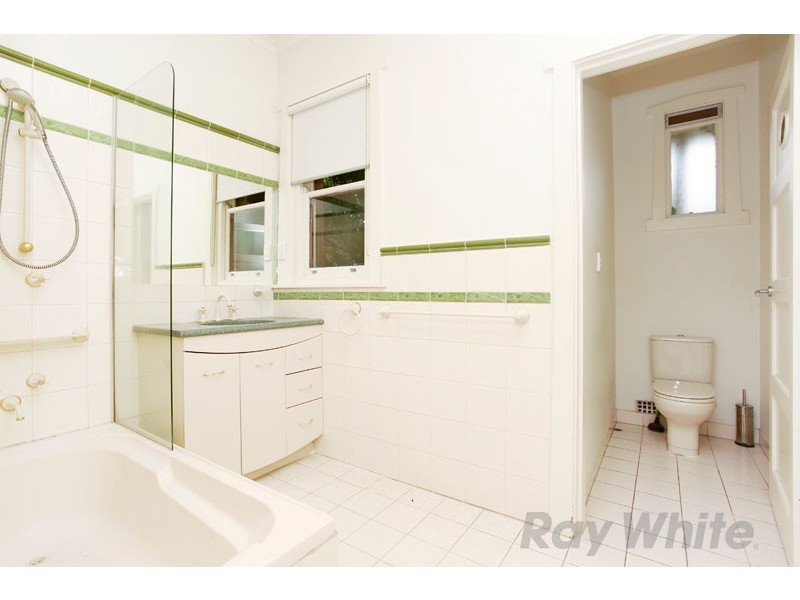 4/12 Wimbledon Avenue, Elwood VIC 3184