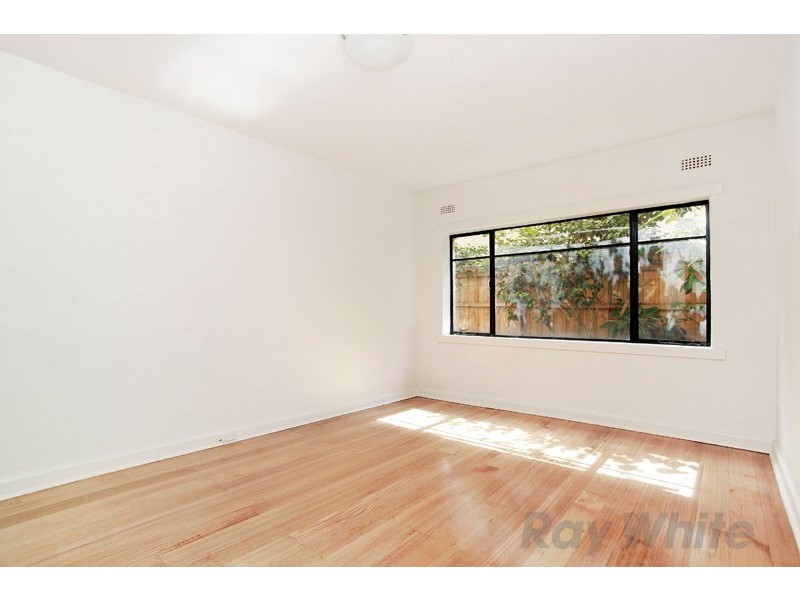 4/11 Burnett Street, St Kilda VIC 3182