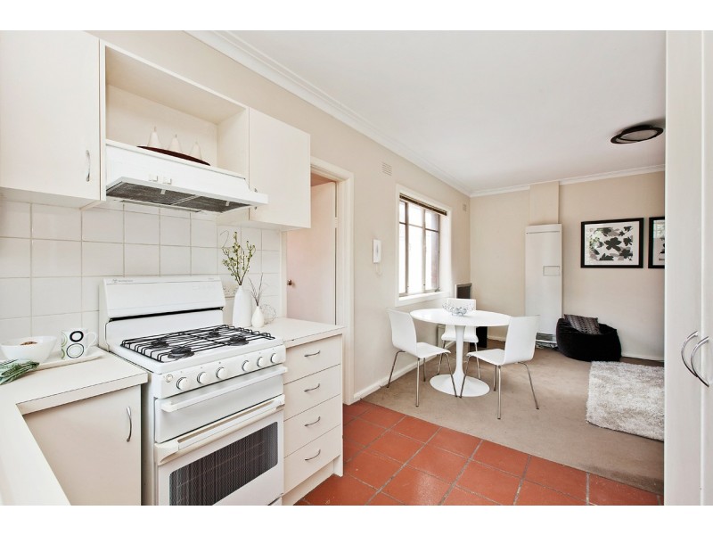 2/57 Foam Street, Elwood VIC 3184
