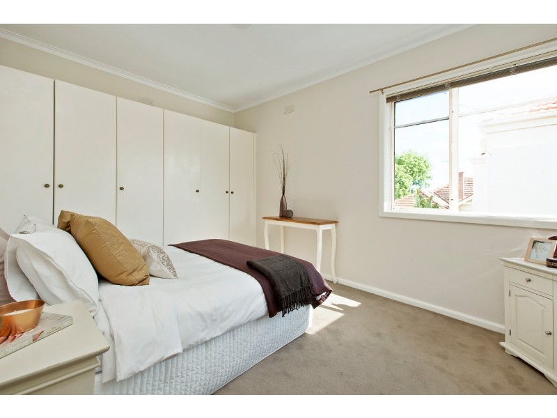 2/57 Foam Street, Elwood VIC 3184