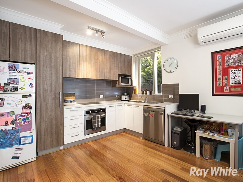 1/75 Spenser Street, St Kilda VIC 3182