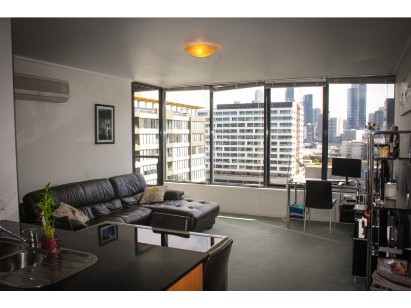 1012/28 Bank Street, South Melbourne VIC 3205