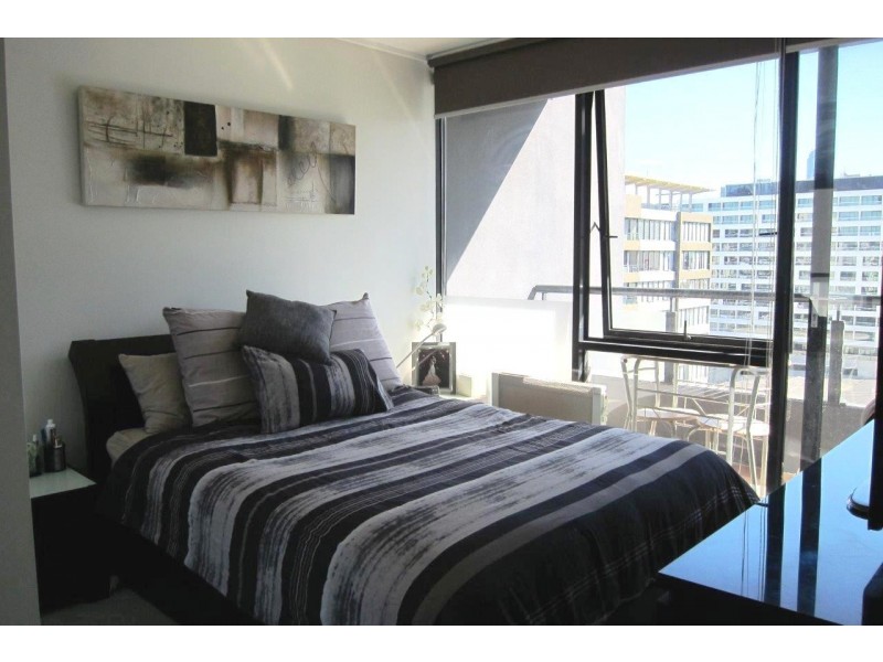 1012/28 Bank Street, South Melbourne VIC 3205