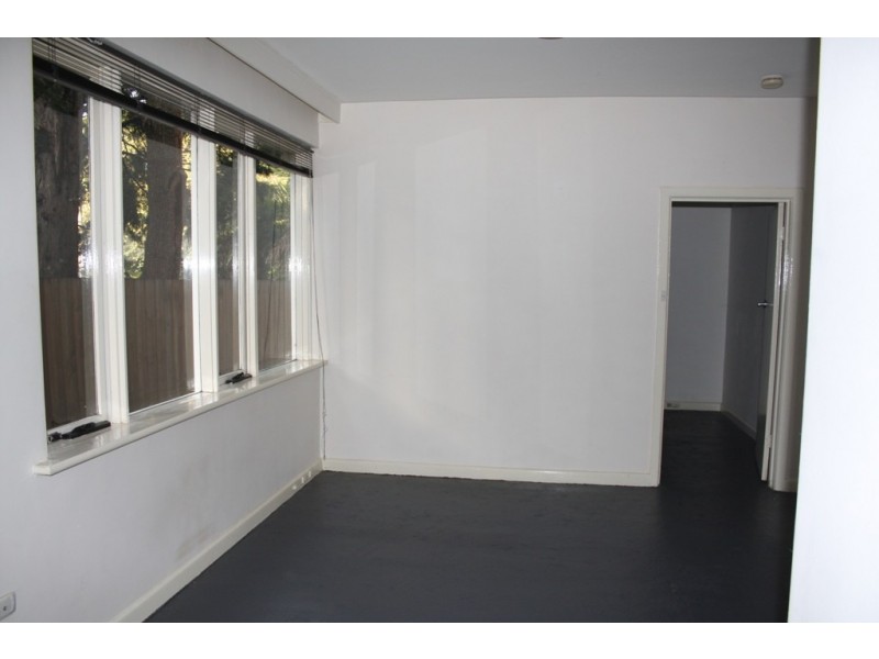 2/25 Brighton Road, St Kilda VIC 3182