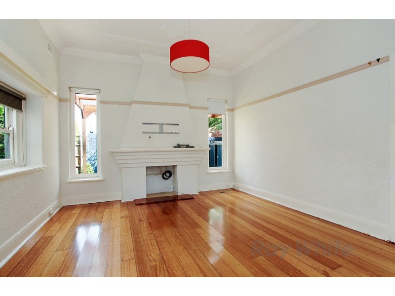 17 Furneaux Grove, St Kilda East VIC 3183