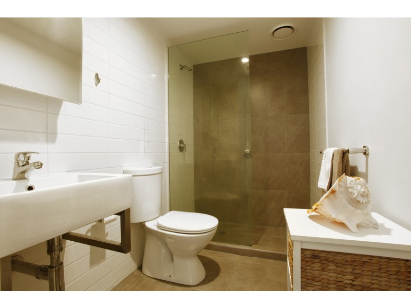 8/127 Grey Street, St Kilda VIC 3182