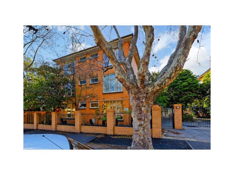 15/10 Acland Street, St Kilda VIC 3182
