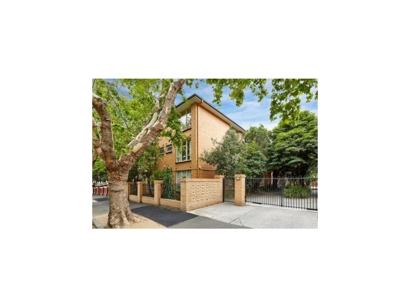 17/10 Acland Street, St Kilda VIC 3182