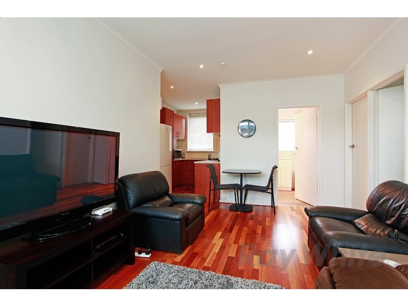 24/23-25 Robe Street, St Kilda VIC 3182