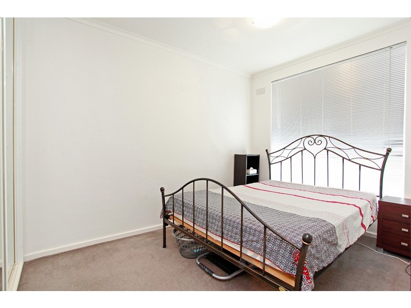 24/23-25 Robe Street, St Kilda VIC 3182