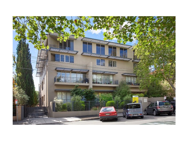 1/12 Acland Street, St Kilda VIC 3182