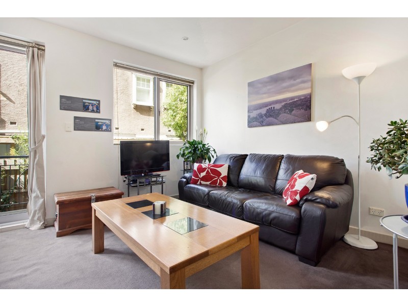 1/12 Acland Street, St Kilda VIC 3182