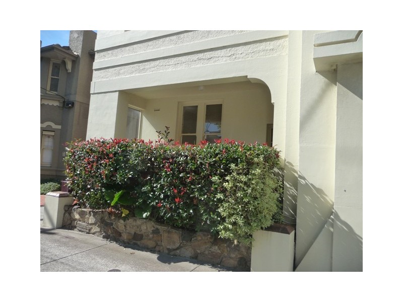 2/1 Robe Street, St Kilda VIC 3182