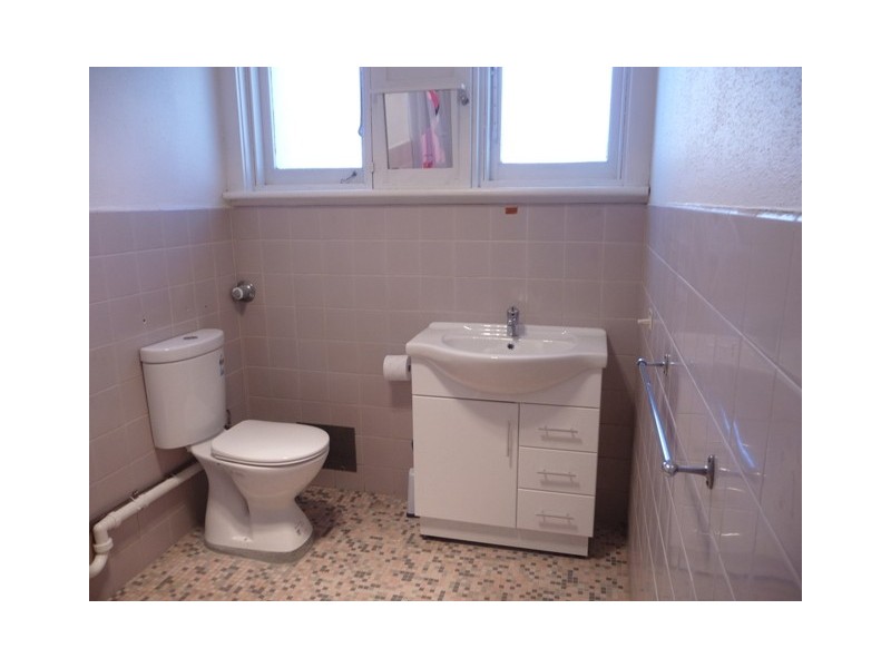 4/5 Robe Street, St Kilda VIC 3182