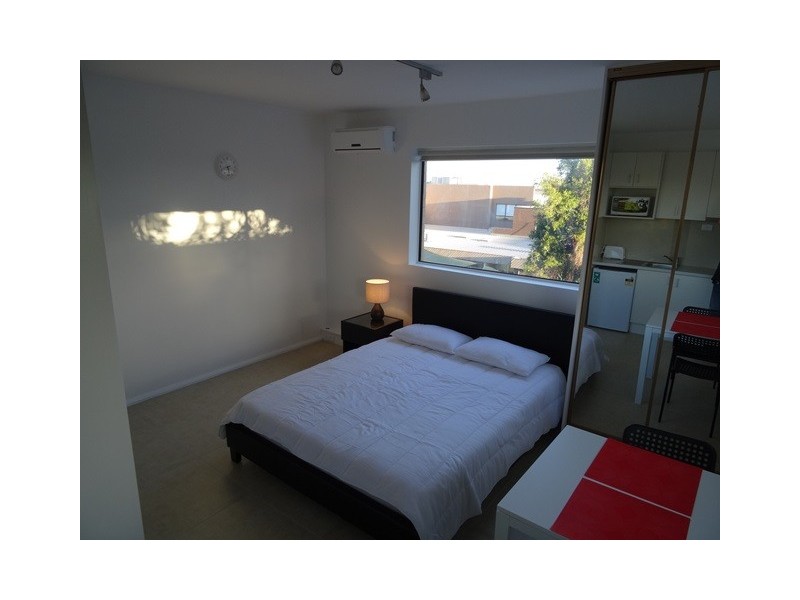 33/25 Redan Street, St Kilda VIC 3182