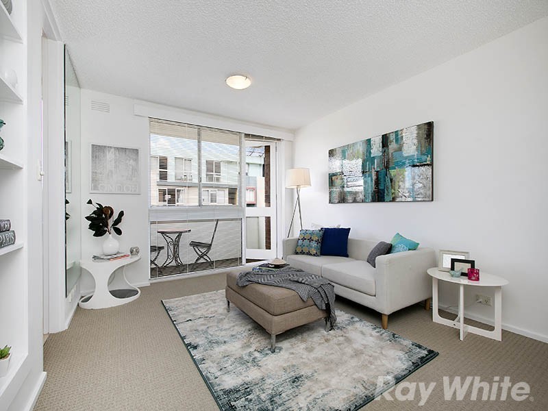 22/3 Alfred square, St Kilda VIC 3182