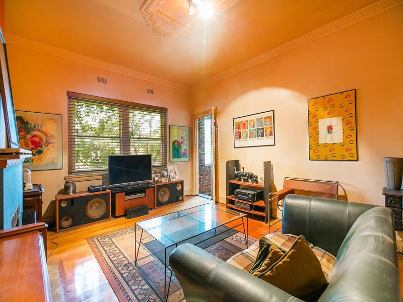 1/24 Dickens Street, Elwood VIC 3184