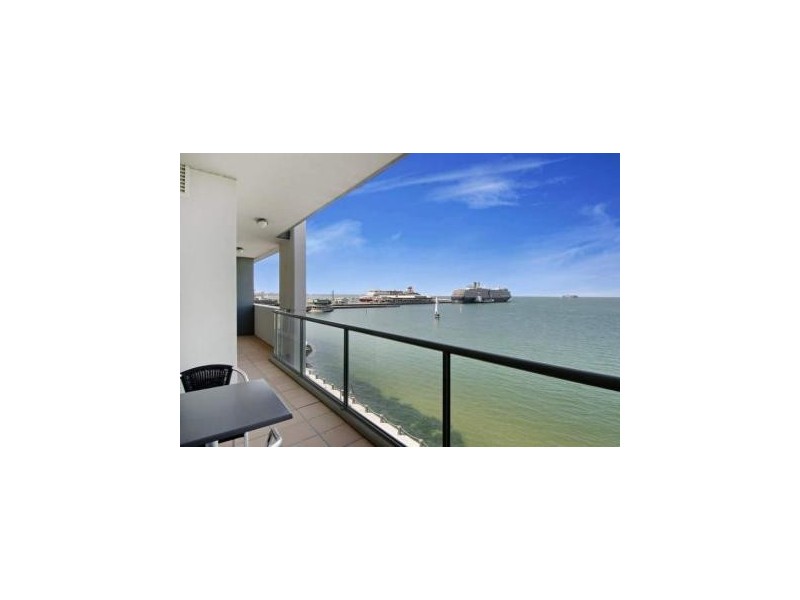 205/127 Beach Street, Port Melbourne VIC 3207