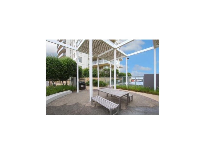 205/127 Beach Street, Port Melbourne VIC 3207