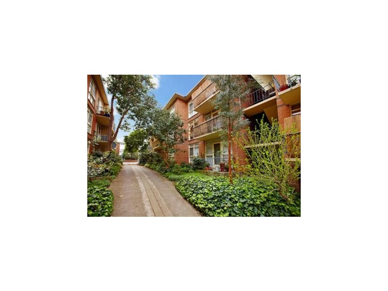 12/23 Robe Street, St Kilda VIC 3182