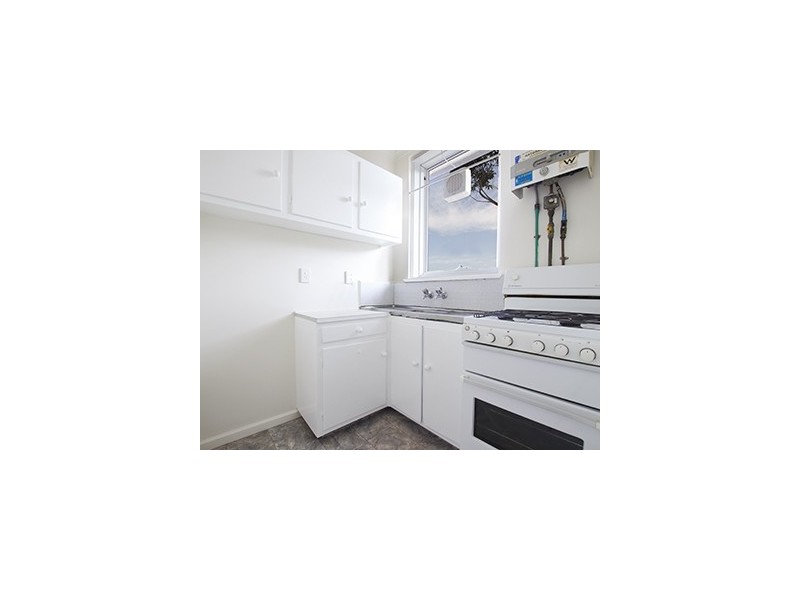 12/23 Robe Street, St Kilda VIC 3182