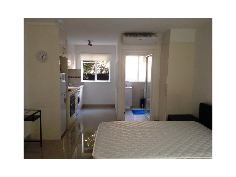 2/131 Glenhuntly Road, Elwood VIC 3184