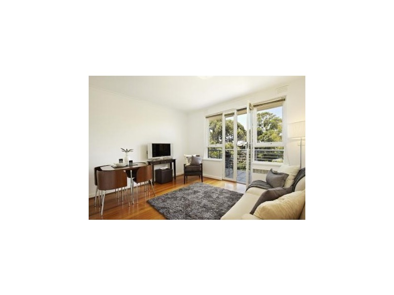 4/2 Robe Street, St Kilda VIC 3182