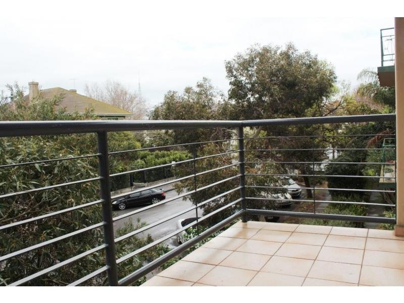 4/2 Robe Street, St Kilda VIC 3182