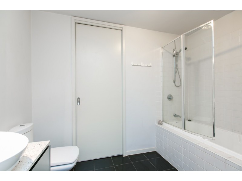 8/220 Barkly Street, St Kilda VIC 3182