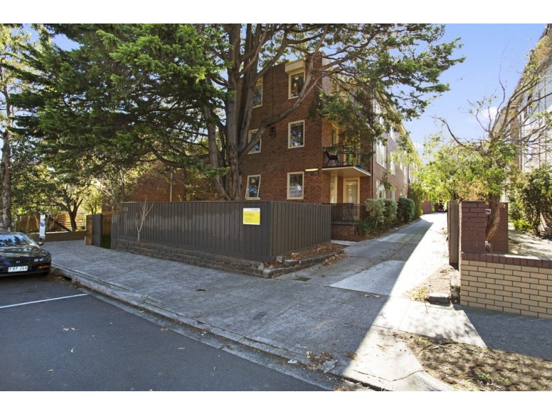 2/152 Alma Road, St Kilda East VIC 3183