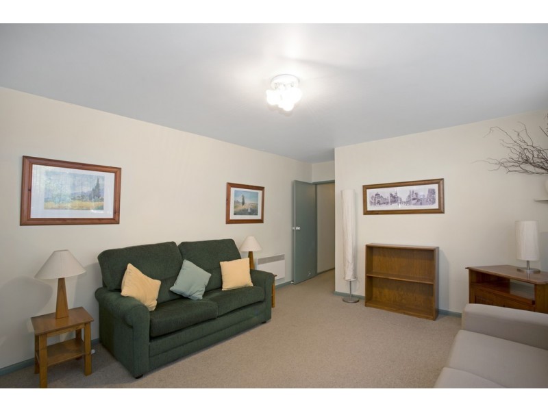 2/152 Alma Road, St Kilda East VIC 3183