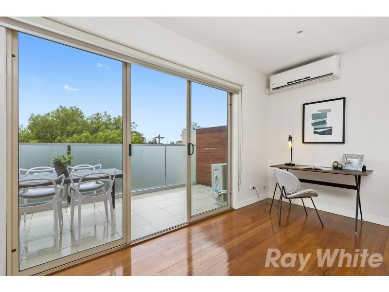 1/17 Martin Street, St Kilda VIC 3182