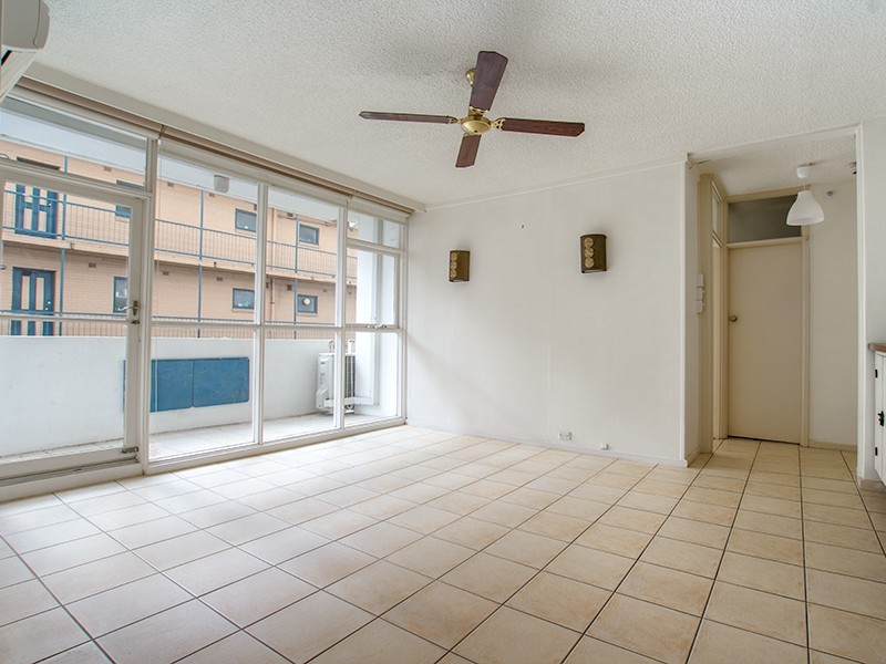 1D/12 Marine Parade, St Kilda VIC 3182