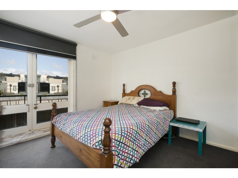 18/72-74 Carlisle Street, St Kilda VIC 3182