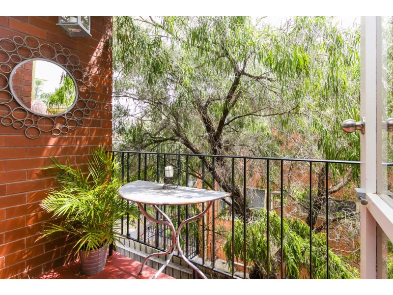 4/27 Alma Grove, St Kilda VIC 3182