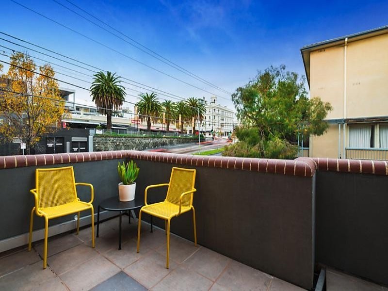 1a West Beach rd, St Kilda West VIC 3182