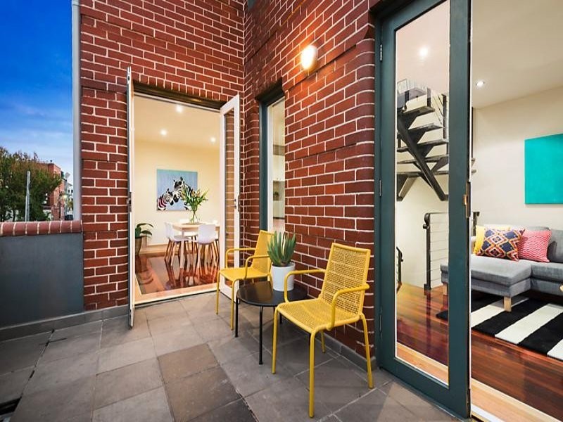 1a West Beach rd, St Kilda West VIC 3182