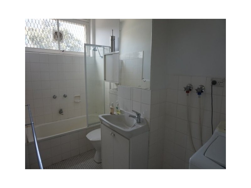 1/18 Barkly Street, St Kilda VIC 3182