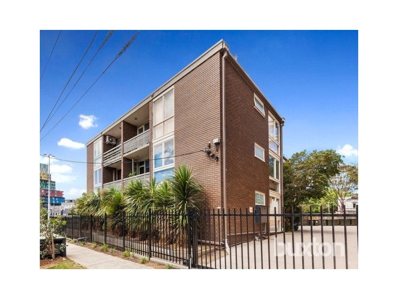 1/18 Barkly Street, St Kilda VIC 3182