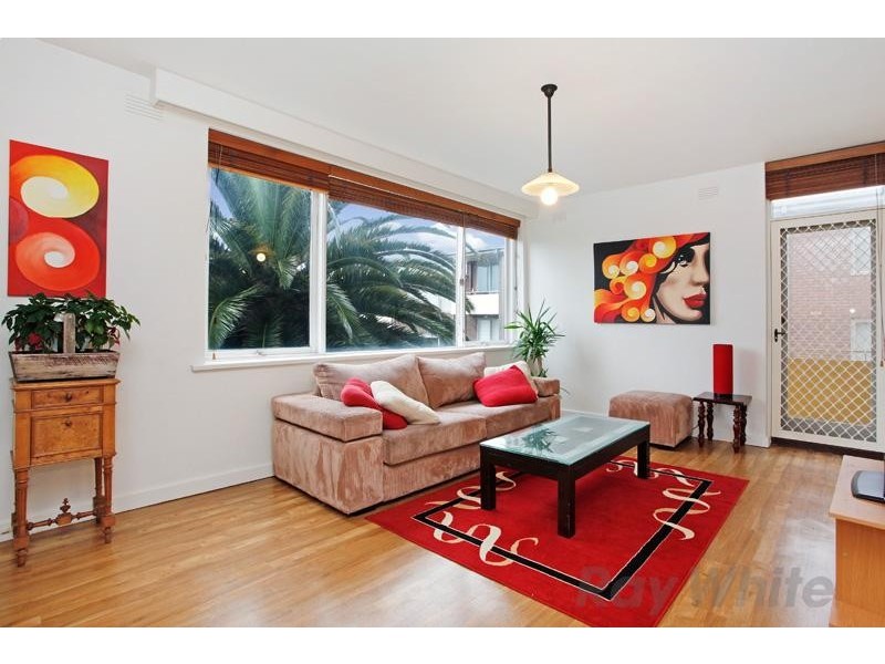 22/1 The Esplanade, St Kilda VIC 3182