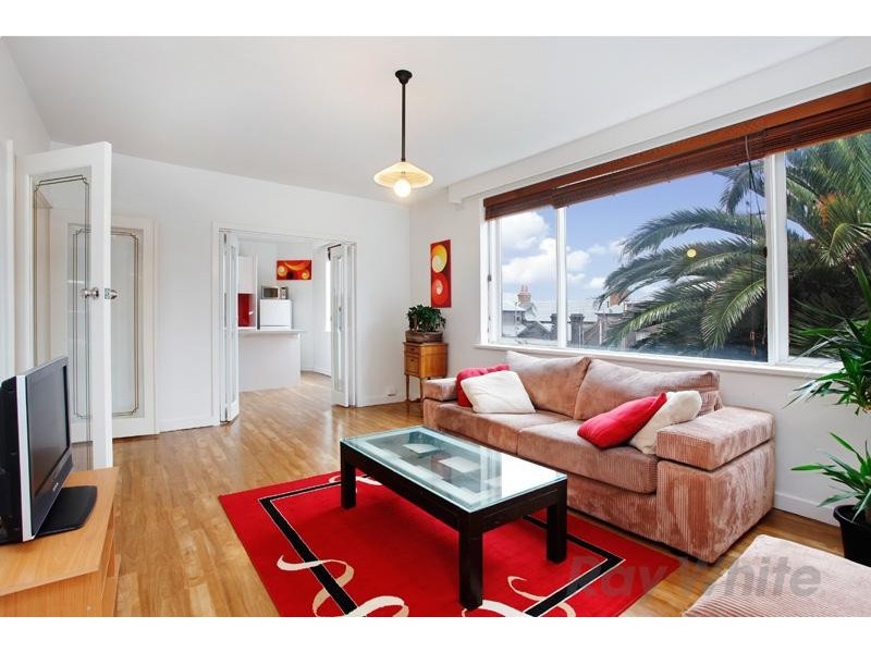 22/1 The Esplanade, St Kilda VIC 3182