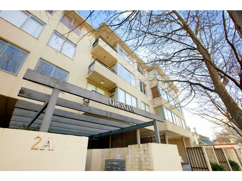 11/2a Robe Street, St Kilda VIC 3182