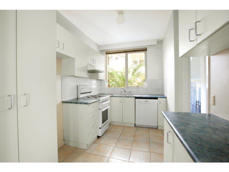 11/2a Robe Street, St Kilda VIC 3182