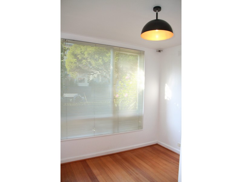 2/99 Westbury Street, St Kilda East VIC 3183