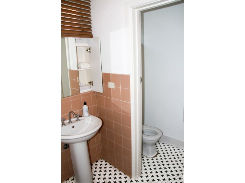 2/99 Westbury Street, St Kilda East VIC 3183