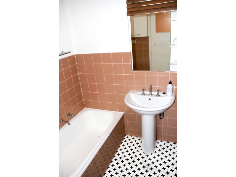 2/99 Westbury Street, St Kilda East VIC 3183